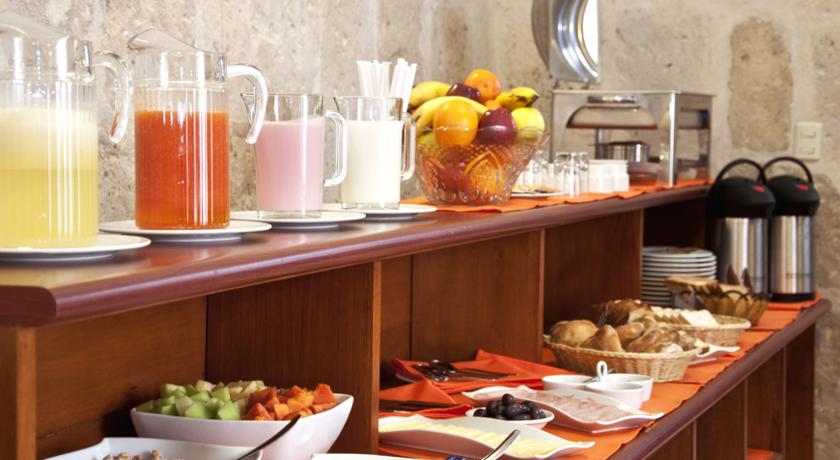 Imagen del bar/restaurante del Hotel Casona Terrace. Foto 3