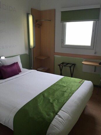 Imagen de la habitación del Hotel Caspia Pro Greater Noida. Foto 17