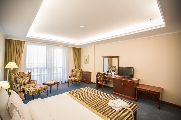 Imagen de la habitación del Hotel Caspian Riviera Grand Palace. Foto 3