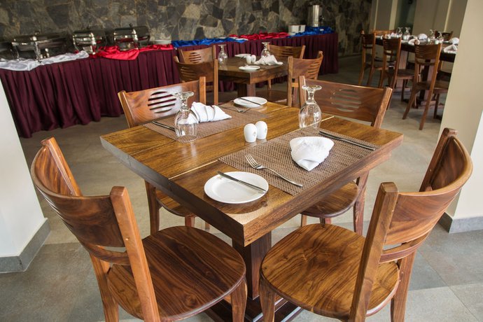 Imagen del bar/restaurante del Hotel Cassendra. Foto 4