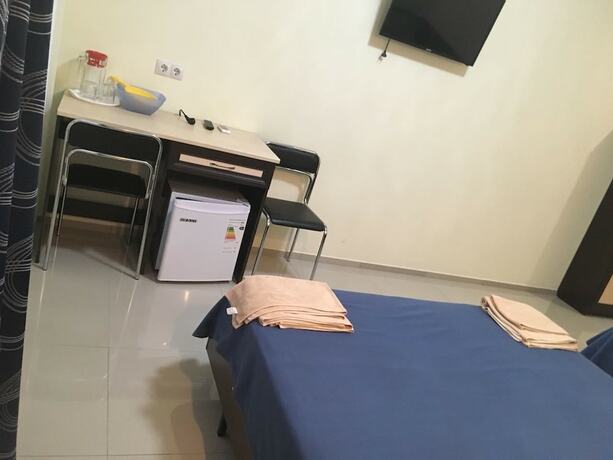 Imagen de la habitación del Hotel Cassis. Foto 16