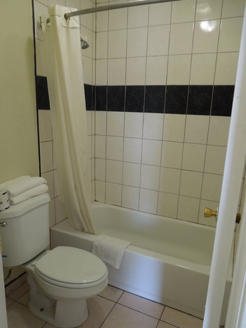 Imagen de la habitación del Hotel Castaway Motel. Foto 10
