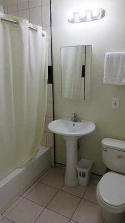 Imagen de la habitación del Hotel Castaway Motel. Foto 12