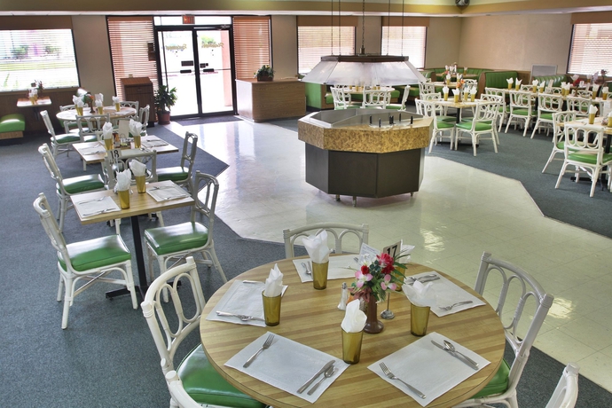 Imagen del bar/restaurante del Hotel Castaways Resort and Suites. Foto 2