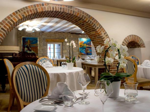 Imagen del bar/restaurante del Hotel Castel Damandre. Foto 2