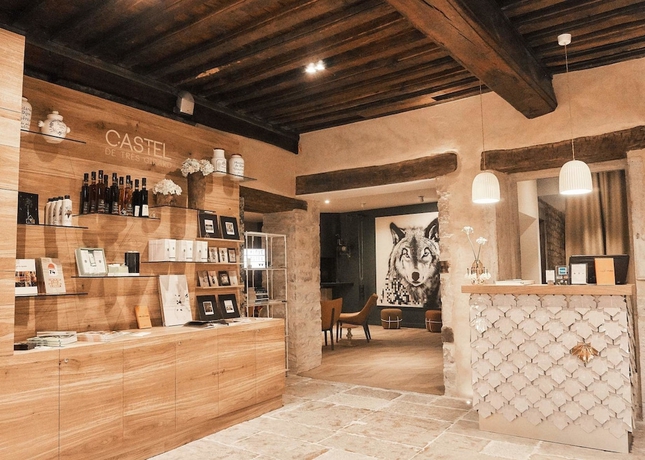 Imagen de los interiores del Hotel Castel De Tres Girard. Foto 17
