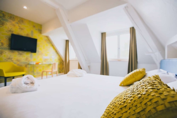 Imagen de la habitación del Hotel Castel De Tres Girard. Foto 11