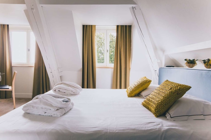 Imagen de la habitación del Hotel Castel De Tres Girard. Foto 12