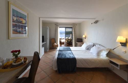 Imagen de la habitación del Hotel Castel D'orcino. Foto 6