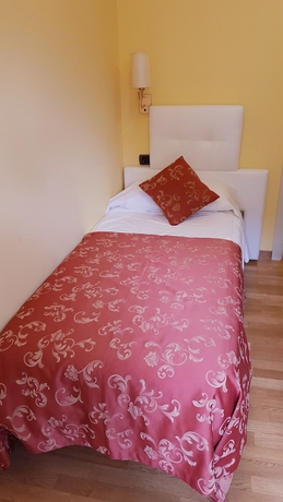 Imagen de la habitación del Hotel Castel Gandolfo. Foto 5