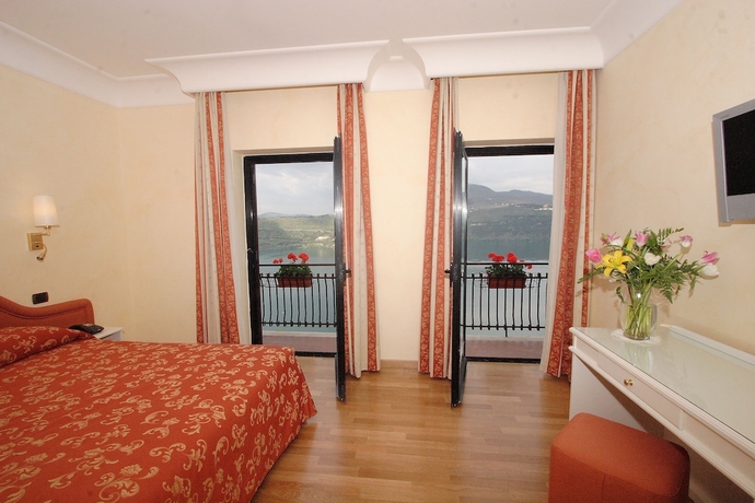 Imagen de la habitación del Hotel Castel Gandolfo. Foto 12