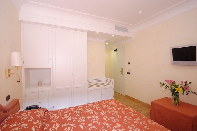 Imagen de la habitación del Hotel Castel Gandolfo. Foto 14