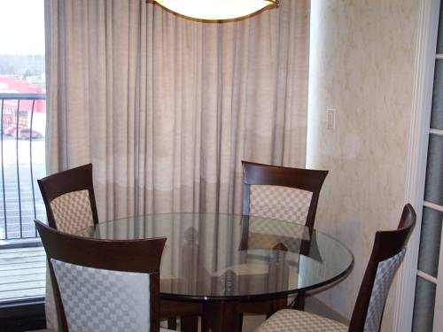 Imagen de la habitación del Hotel Castel, Granby. Foto 14