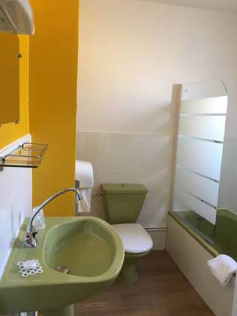 Imagen de la habitación del Hotel Castel, MEREVILLE. Foto 10