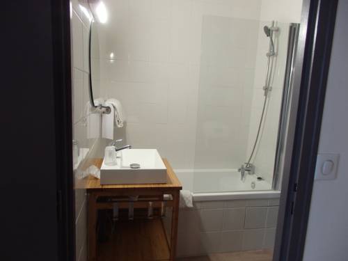 Imagen de la habitación del Hotel Castel, MEREVILLE. Foto 14