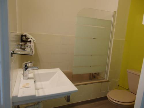 Imagen de la habitación del Hotel Castel, MEREVILLE. Foto 16