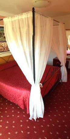 Imagen de la habitación del Hotel Castel Mani. Foto 12