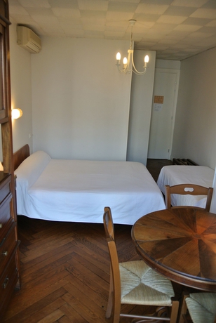 Imagen de la habitación del Hotel Castel Mistral. Foto 2