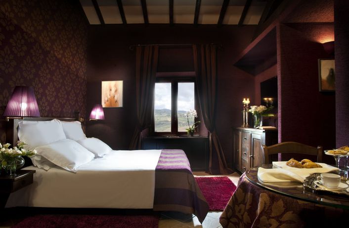 Imagen de la habitación del Hotel Castel Porrona Relais and Spa. Foto 7