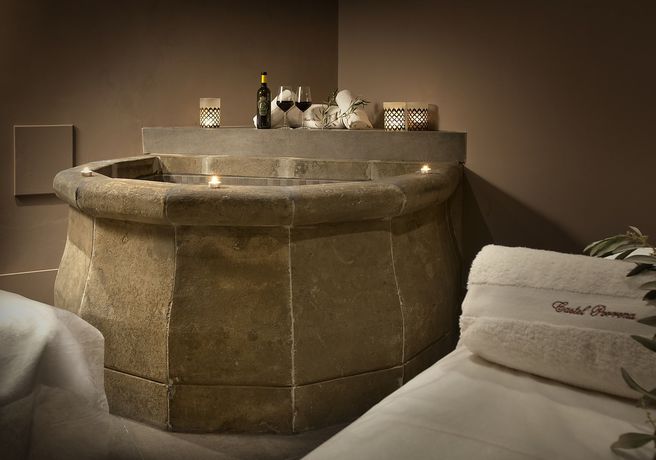 Imagen de los interiores del Hotel Castel Porrona Relais and Spa. Foto 12