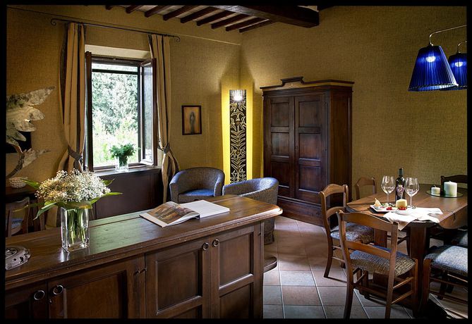 Imagen de la habitación del Hotel Castel Porrona Relais and Spa. Foto 9