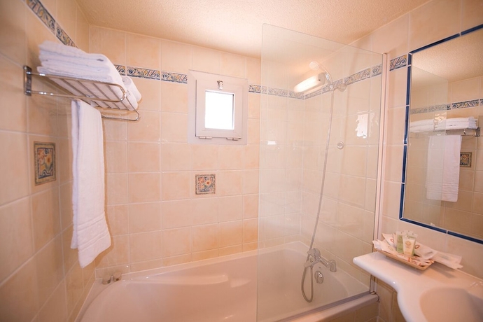 Imagen de la habitación del Hotel Castel' Provence. Foto 17