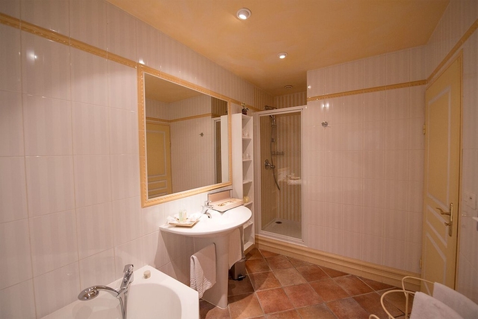 Imagen de la habitación del Hotel Castel' Provence. Foto 19