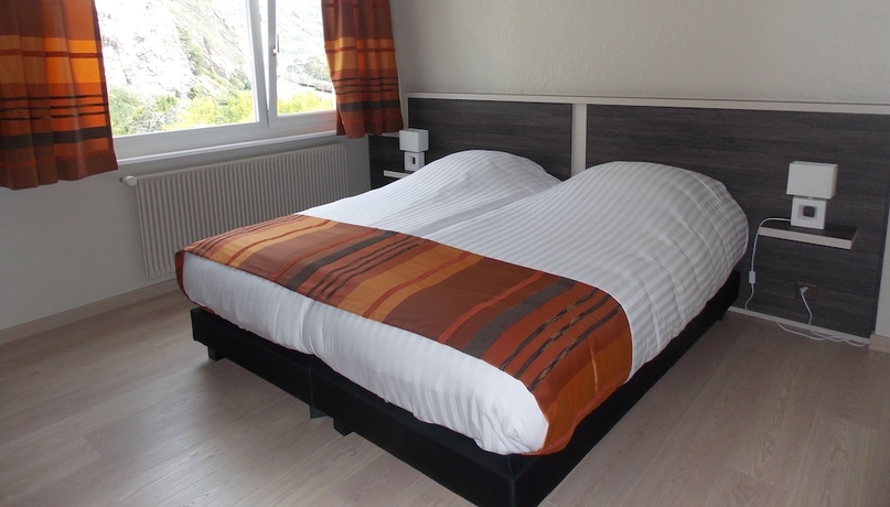 Imagen de la habitación del Hotel Castel, SION. Foto 12