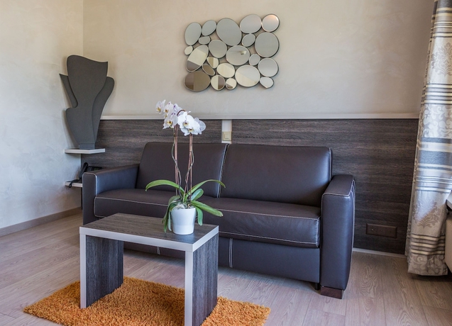 Imagen de la habitación del Hotel Castel, SION. Foto 15