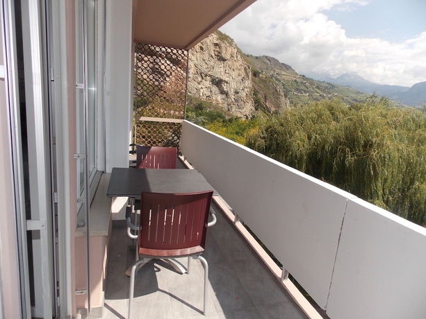 Imagen de la habitación del Hotel Castel, SION. Foto 16
