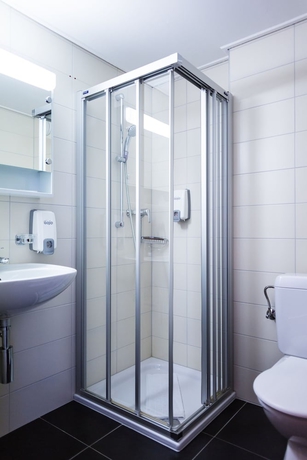 Imagen de la habitación del Hotel Castel, SION. Foto 17