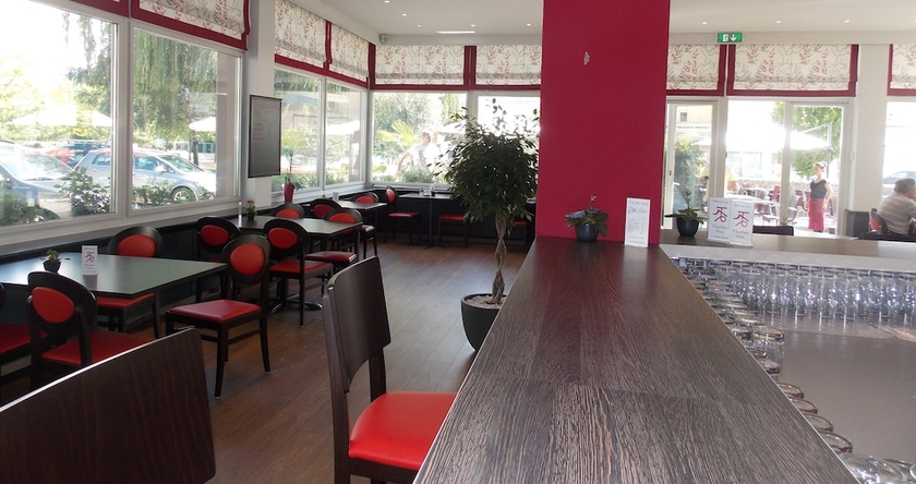 Imagen del bar/restaurante del Hotel Castel, SION. Foto 6