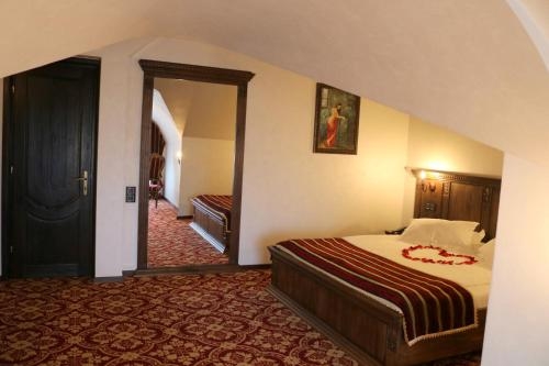 Imagen de la habitación del Hotel Castel Transilvania. Foto 7