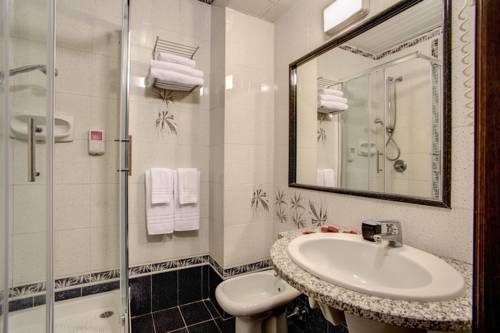 Imagen de la habitación del Hotel Castel Vecchio, ROCCA DI PAPA. Foto 13