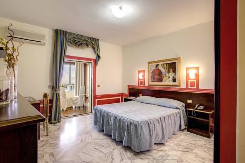 Imagen de la habitación del Hotel Castel Vecchio, ROCCA DI PAPA. Foto 15