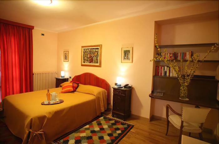 Imagen de la habitación del Hotel Castelbourg. Foto 7