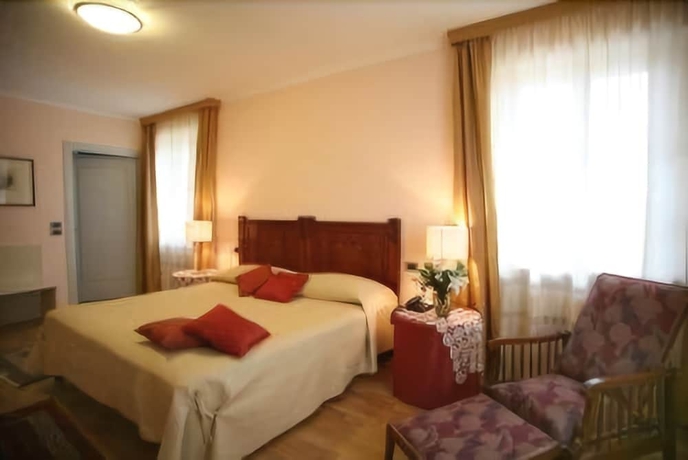 Imagen de la habitación del Hotel Castelbourg. Foto 8
