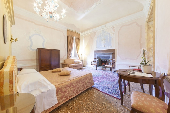 Imagen de la habitación del Hotel Castelbrando. Foto 5