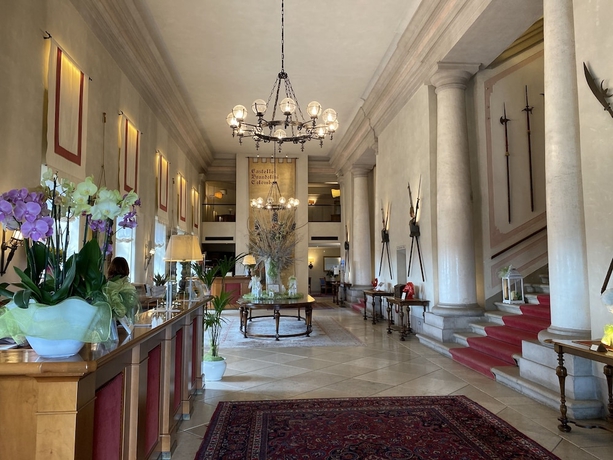 Imagen de los interiores del Hotel Castelbrando. Foto 19