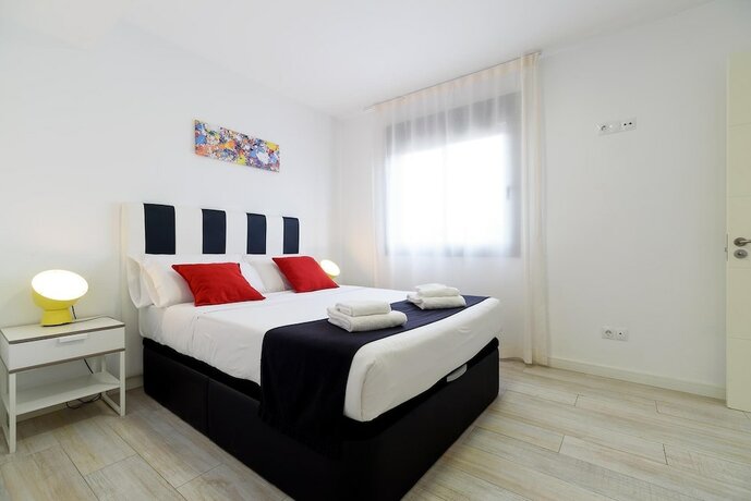 Imagen de la habitación del Hotel Castell Beach. Foto 20
