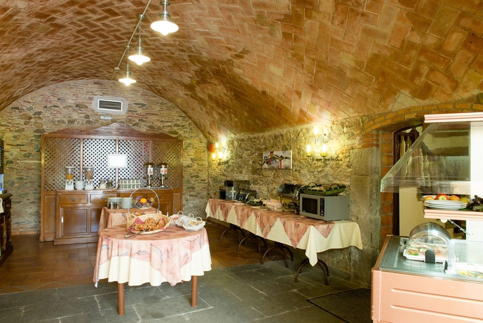 Imagen del bar/restaurante del Hotel Castell Blanc. Foto 3