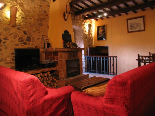 Imagen de la habitación del Hotel Castell de Riudabella. Foto 10