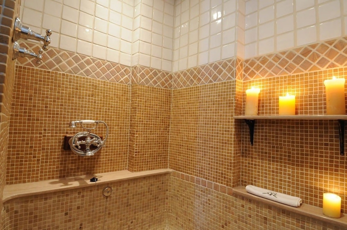 Imagen de la habitación del Hotel Castell de Riudabella. Foto 15