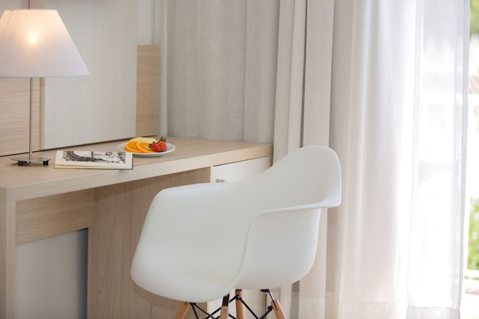 Imagen de la habitación del Hotel Castell dels Hams. Foto 3