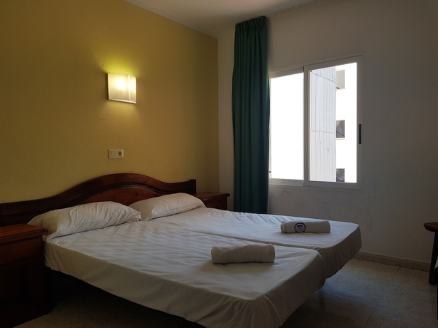 Imagen de la habitación del Hotel Castella. Foto 7