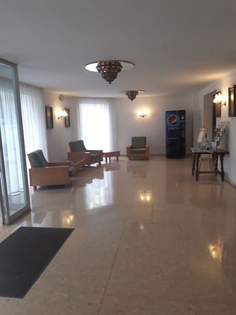 Imagen de los interiores del Hotel Castella. Foto 19