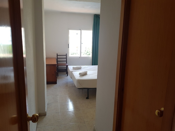 Imagen de la habitación del Hotel Castella. Foto 8