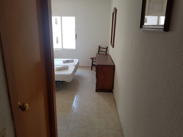 Imagen de la habitación del Hotel Castella. Foto 9