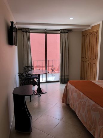 Imagen de la habitación del Hotel Castellana Inn. Foto 17