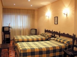 Imagen de la habitación del Hotel Castellano Centro. Foto 9